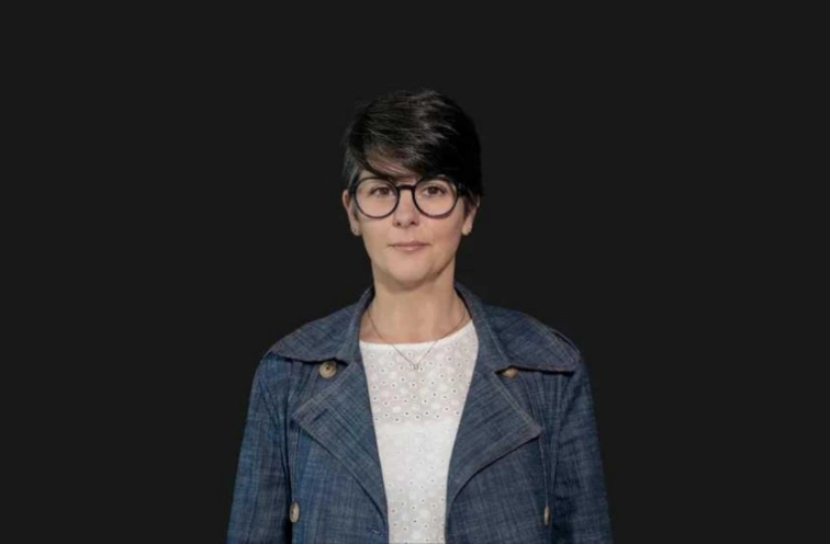 Lisa De Leonardis Web Content Manager